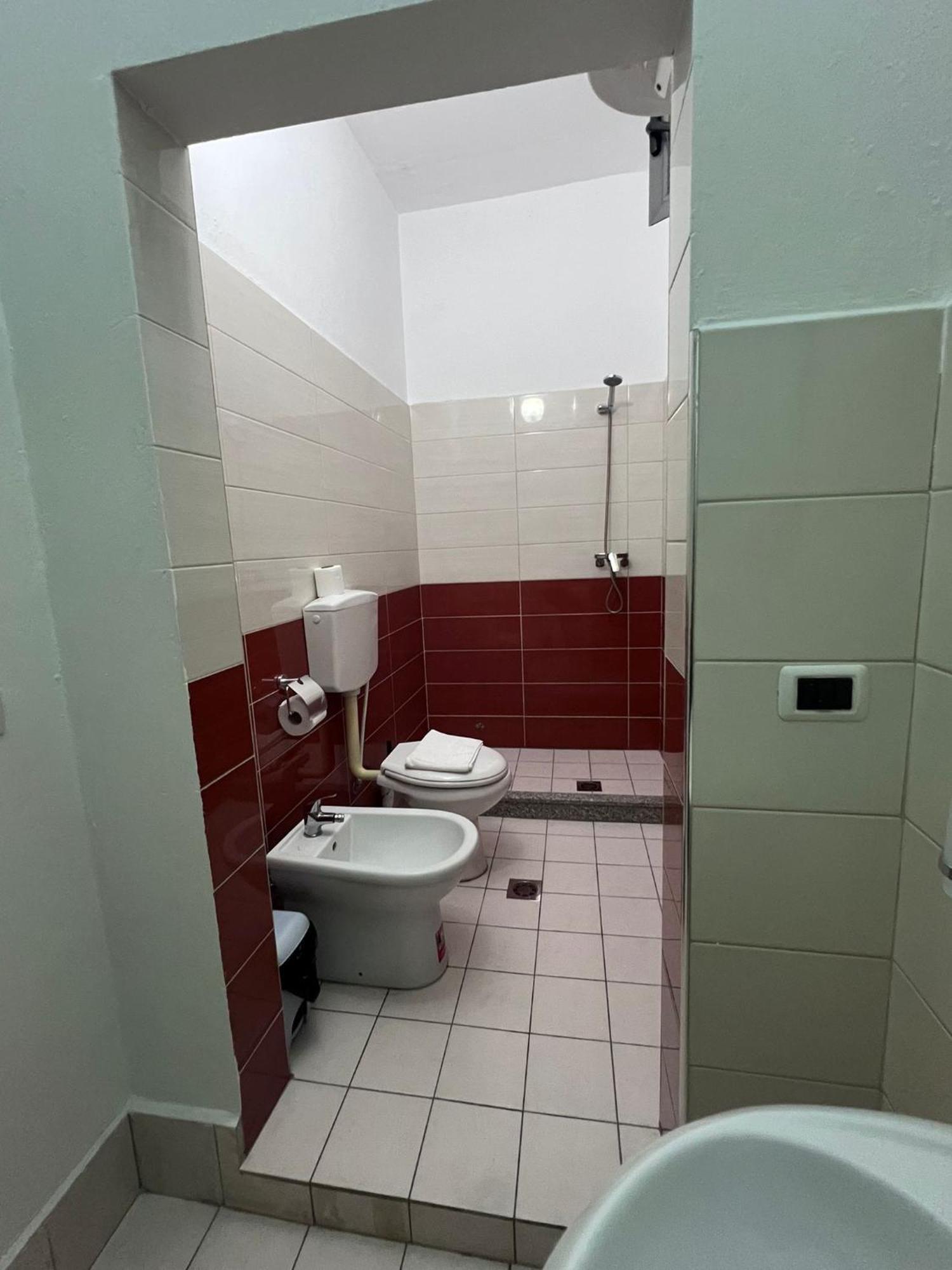 Hostel Internacional Grilla Kültér fotó